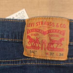 Levi's Men's Dark Blue Relaxed Jeans